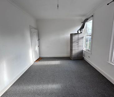 2 Bed Flat, Osborne Road, E7 - Photo 6