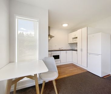 Welcome to 98a Woodman Drive in Tawa. - Photo 2