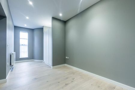 2 bedroom ground floor flat to rent - Photo 2