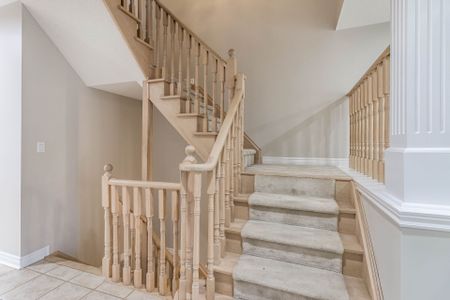 For Lease - 2115 Pinevalley Crescent, Oakville, Ontario - Photo 3