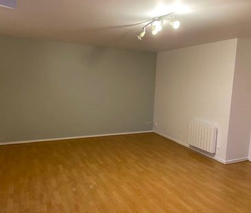 Location Appartement 2 pièces 59m² ANGOULEME 16000 - Photo 2