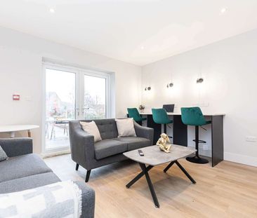 Stylish Living in a Luxury All En-Suite House Share Room 4 - Photo 1