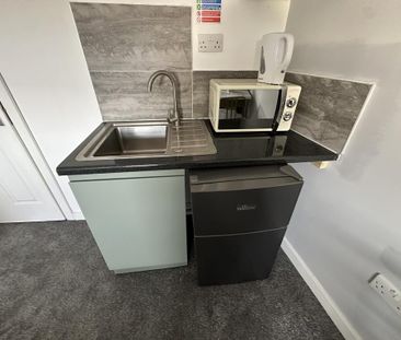 Studio to rent - Photo 3