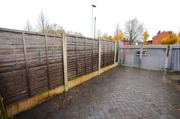 Port Street, Middleport, Stoke-on-trent, ST6 - Photo 1