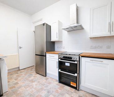 2 bedroom maisonette to rent - Photo 1