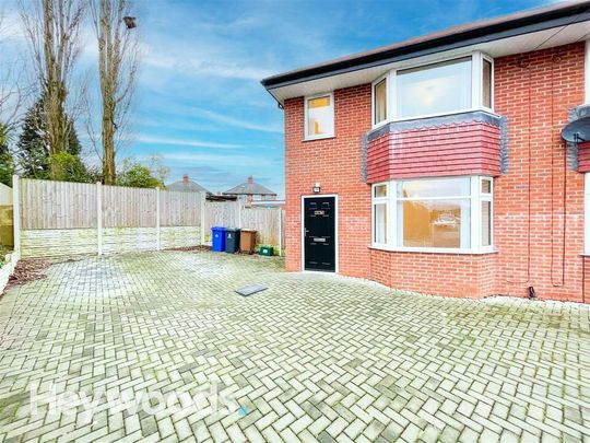 3 bed semi-detached house to rent in Sutherland Avenue, Dresden, Stoke-On-Trent - Photo 1