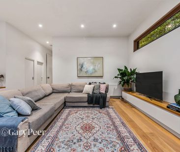 Edwardian charm meets stunning contemporary living - Photo 2