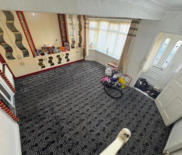 4 bedroom semi-detached house to rent - Photo 3