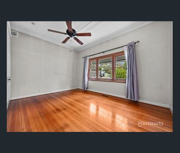 Family Friendly in Mitcham - Photo 2