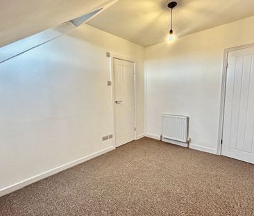 Grange Avenue, Harrogate - Photo 2