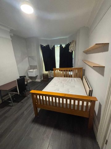 9 bedroom terraced house to rent - Photo 2