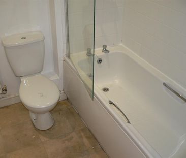 Well Close, Redditch - Photo 6