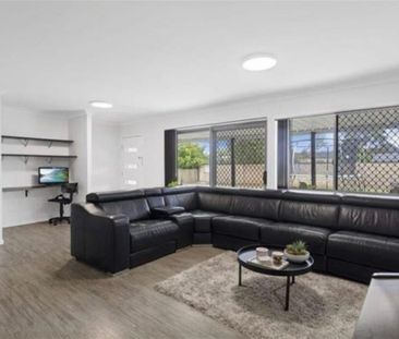 Charming and Spacious 5 bedrooms Home for Rent in Beautiful Daisy H... - Photo 1