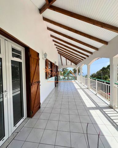 Location Appartement 5 pièces 120m² ST CLAUDE 97120 - Photo 5