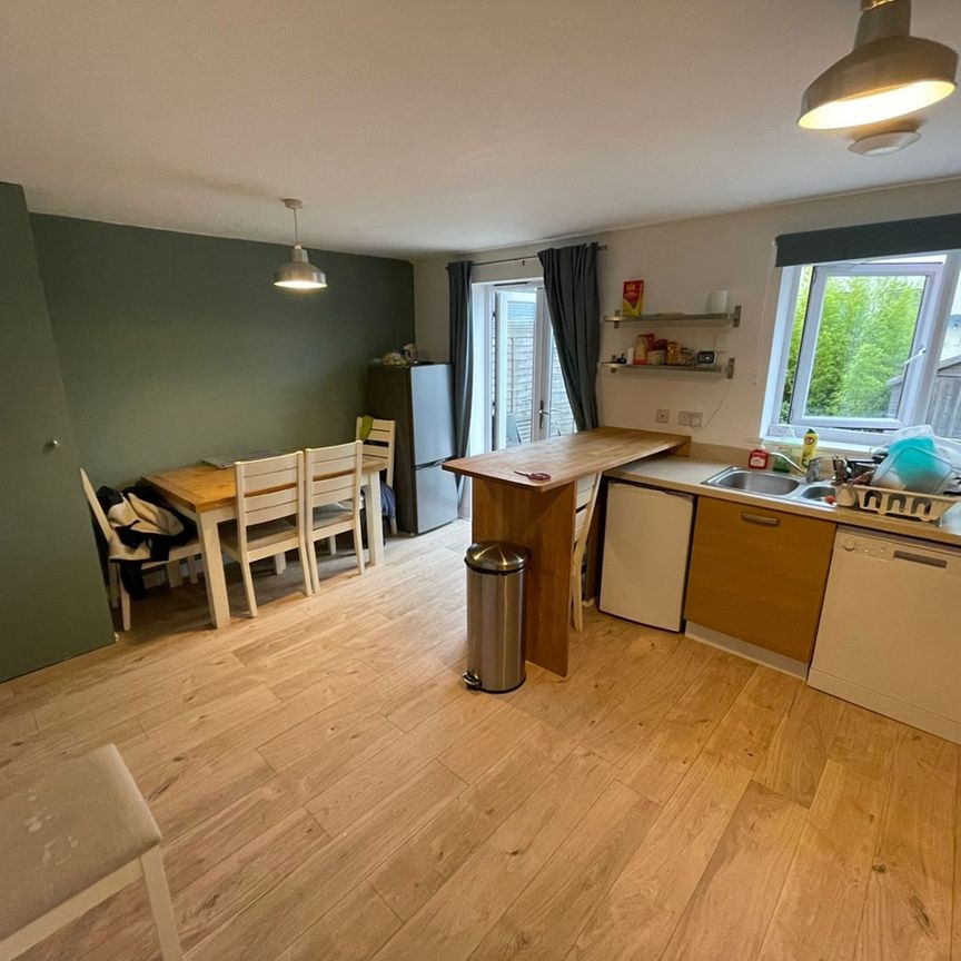 6 Bed Terraced House, Great Copsie Way, BS16 - Photo 1