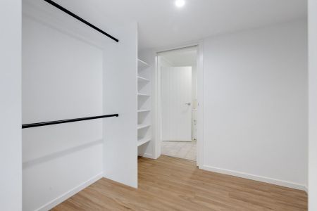 Modern, Light-Filled Family Home with Lawn Mowing Included! - Photo 4