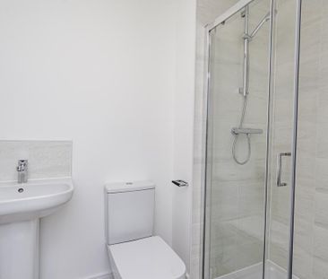 3 bedroom semi-detached house to rent - Photo 2