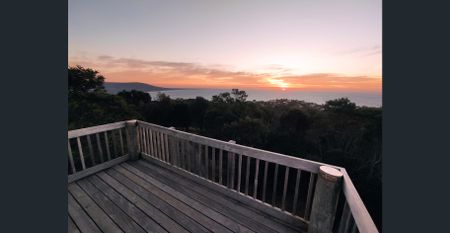 Beautiful Family Home With Jaw Dropping Views! - Photo 3