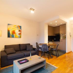 Appartement te huur in Oudergem voor € 1.050 met 1 slaapkamer - foto 2