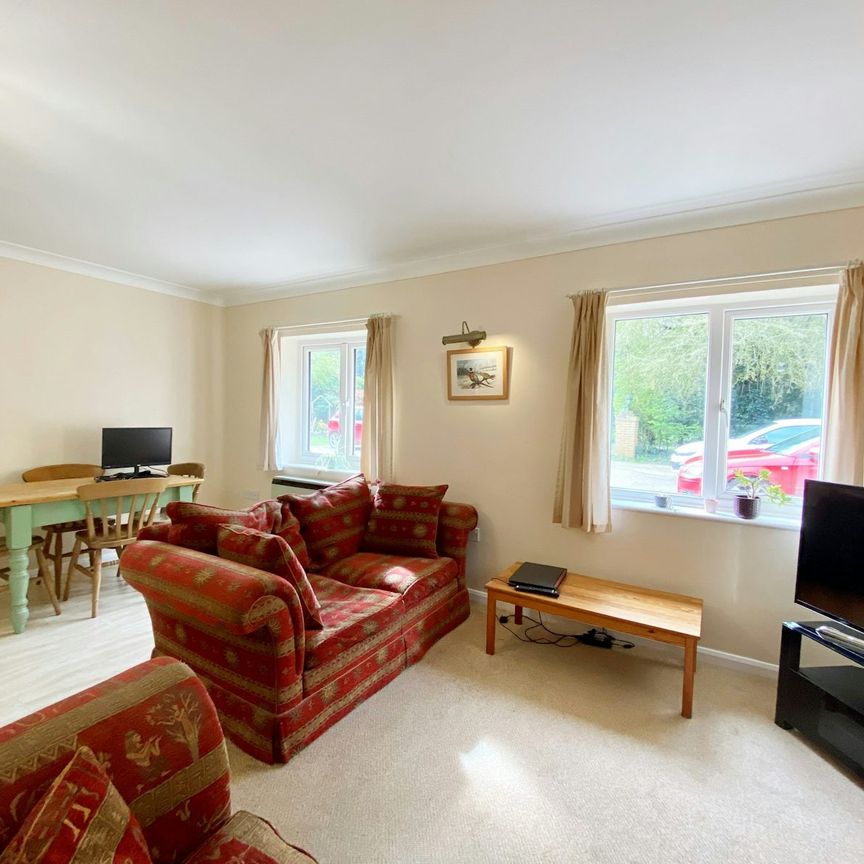 House share to rent on - Photo 1