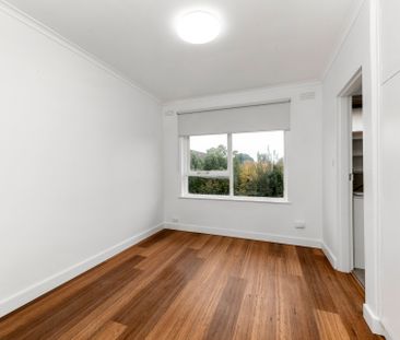Step into this Beautifully Updated First-Floor Flat! - Photo 2