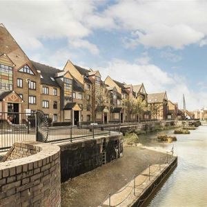 Discovery Walk Wapping, E1W - Photo 3