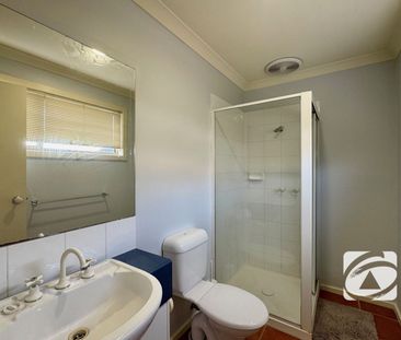 FRESHLY PAINTED THROUGHOUT UNIT IN GREAT LOCATION! - Photo 6