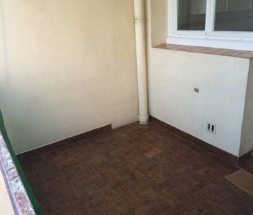 Location Appartement 3 pièces 75m² SETE 34200 - Photo 3