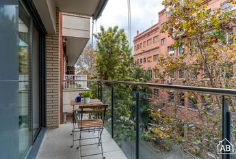 Modern 2-Bedroom Apartment in Poblenou with Balcony