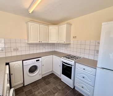 2 bedroom ground floor flat to rent - Photo 5