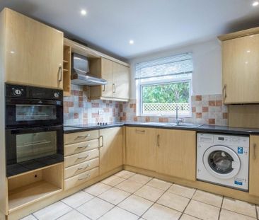 3 bedroom semi-detached house to rent - Photo 6