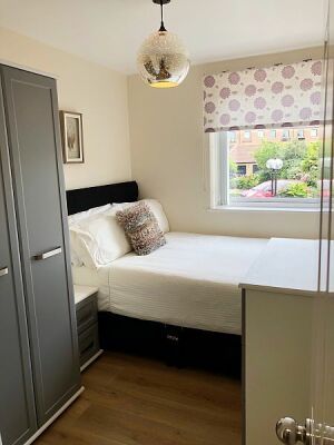 1 Postern Close - Photo 4