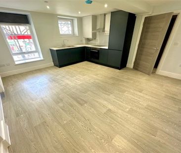 Clarendon Apartments, Canal Walk, Southampton, SO14 - Photo 5