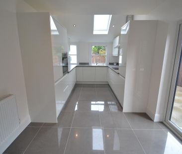4 bedroom detached house to rent - Photo 6