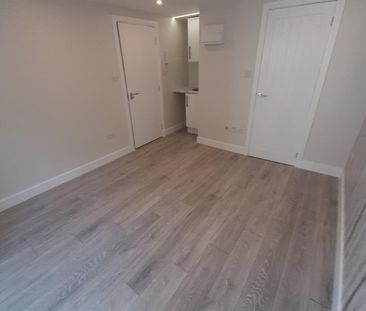 Studio Flat, Minster Rd, NW2 - Photo 5