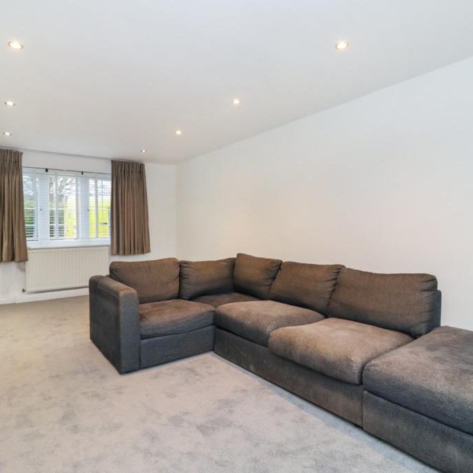 Poynders Hill, HP2 4PH, Hemel Hempstead - Photo 1