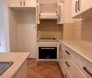 2 Bedroom Townhouse with carspace - Photo 6