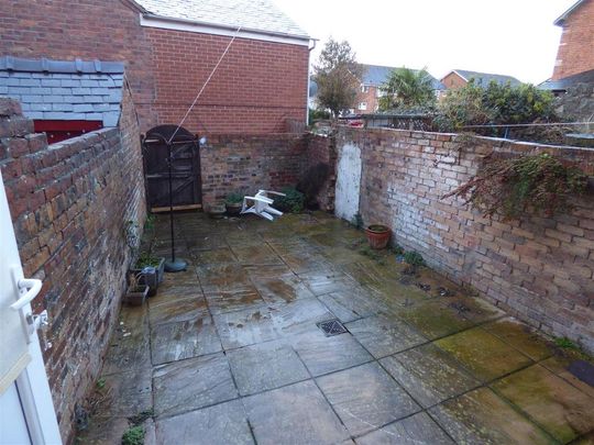 3 bedroom terraced house to rent - Photo 1