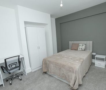 4 bedroom House To Let - Photo 6