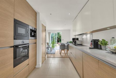 3 bedroom terraced house to rent - Photo 2