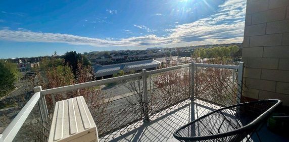 🏡 Superbe condo 3 ½ style loft à louer - Photo 2