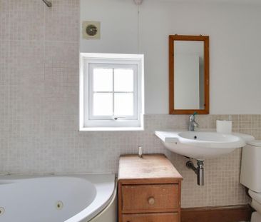 4 bedroom property to rent - Photo 2