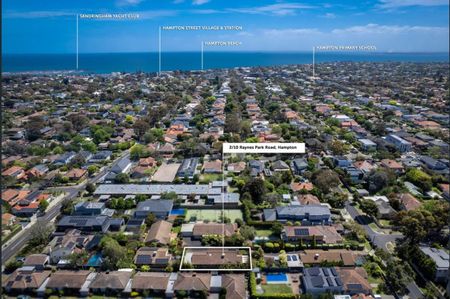 2/10 Raynes Park Road, HAMPTON, VIC - Photo 2
