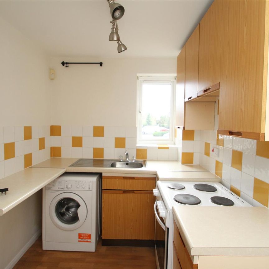 The Lawns, Hemel Hempstead, HP1 2TF, Herts - Photo 1