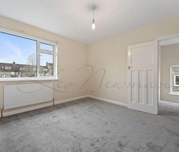 The Close, Eastcote, Pinner, HA5 - Photo 2