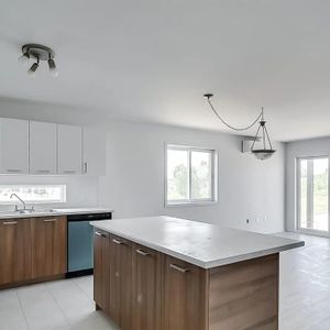 Unnamed Building (Aylmer) Super Appartement 3 Chambre - Photo 2
