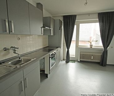 Zentral, geräumig, mit Balkon und Einbauküche! - Foto 6