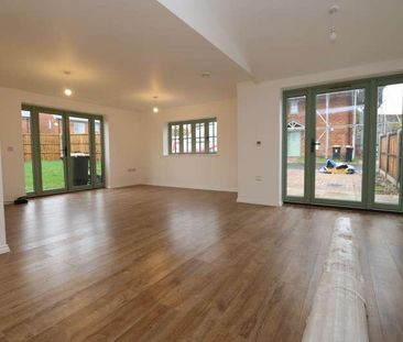 Rawlins Gardens, Wootton, MK43 - Photo 3