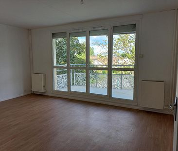 Location Appartement 4 pièces 76 m² La Châtre - Photo 2