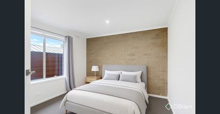 Modern Single Level Living - Photo 2